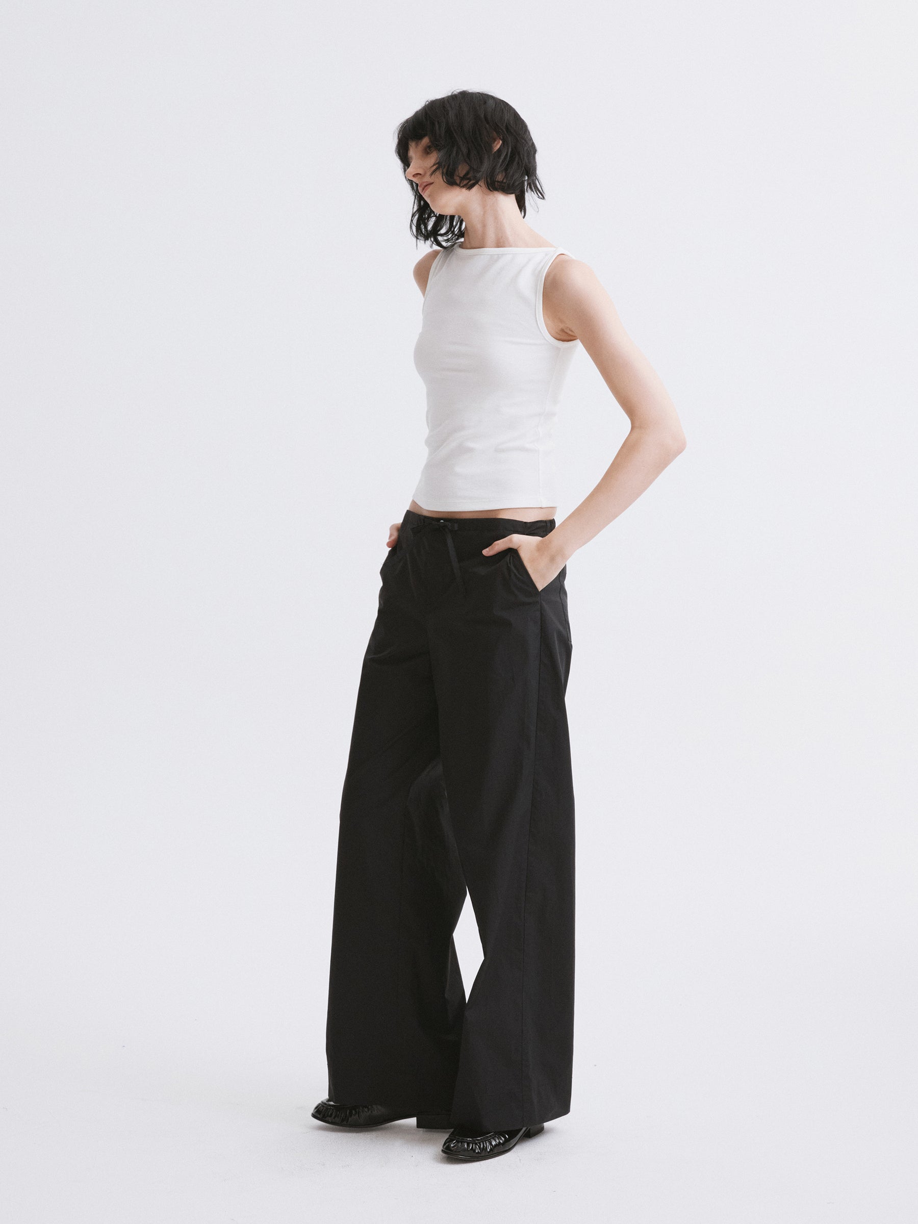 Mid-Rise Half-Elastic Waist Casual Pants Black