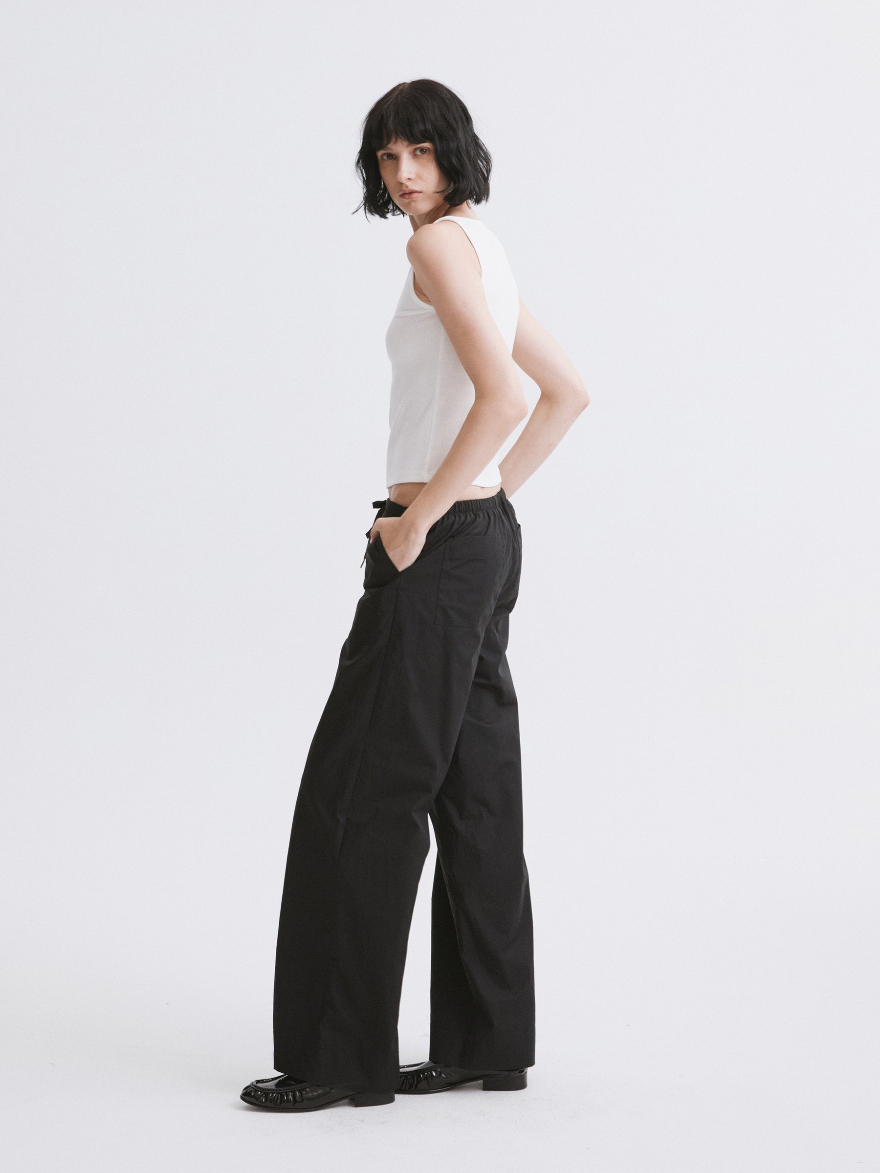 Mid-Rise Half-Elastic Waist Casual Pants Black