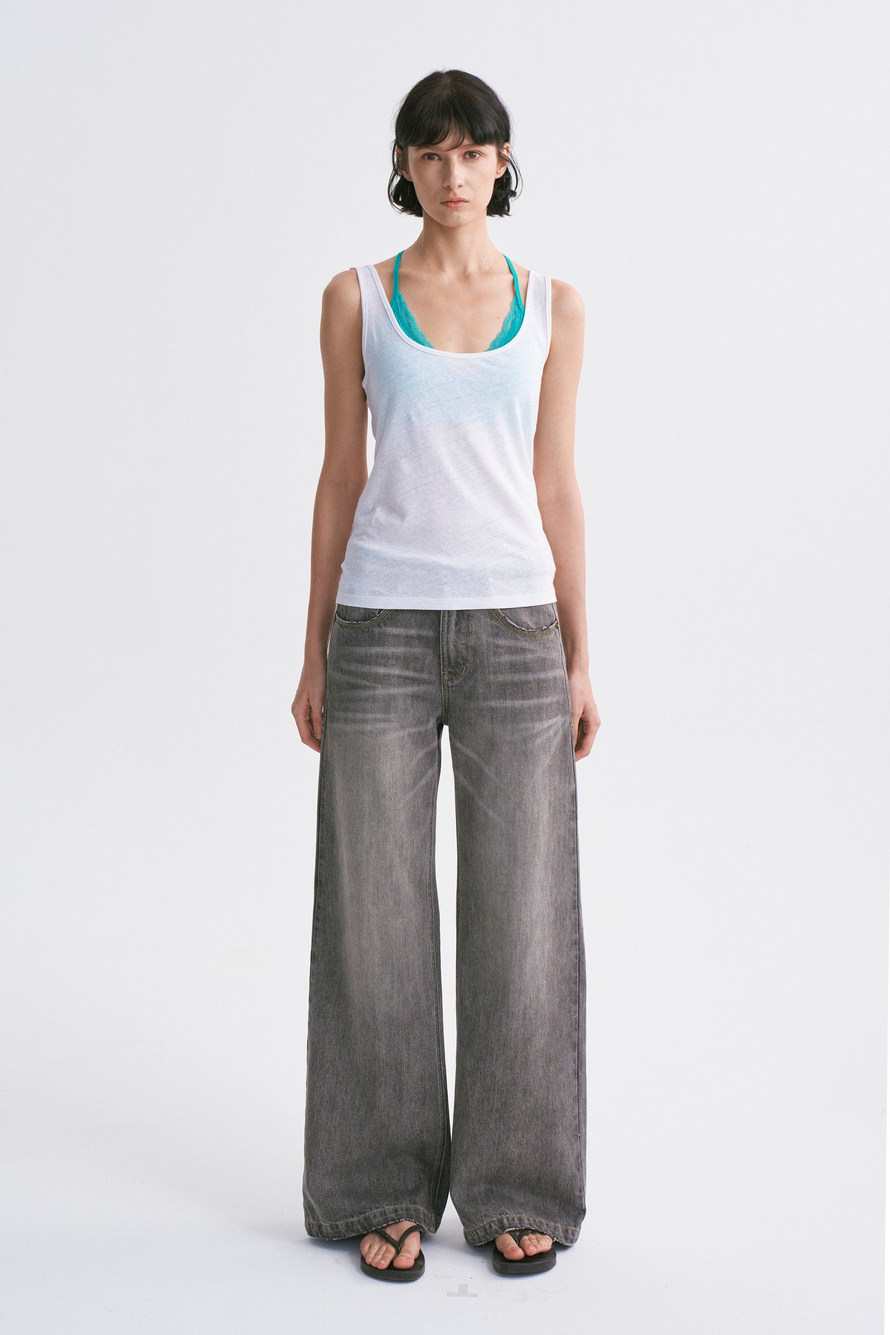 Slightly Loose U-Neck Casual Camisole White