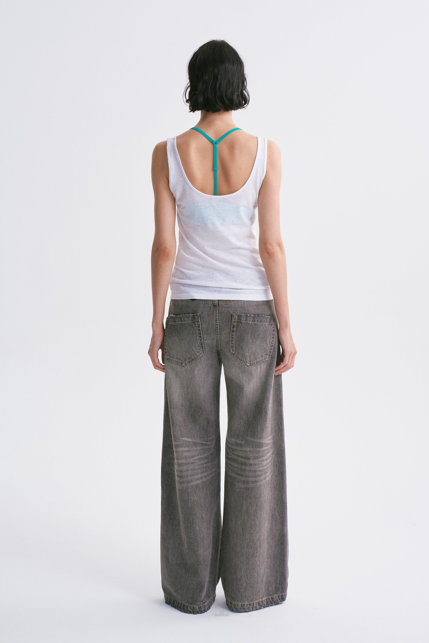 Slightly Loose U-Neck Casual Camisole White