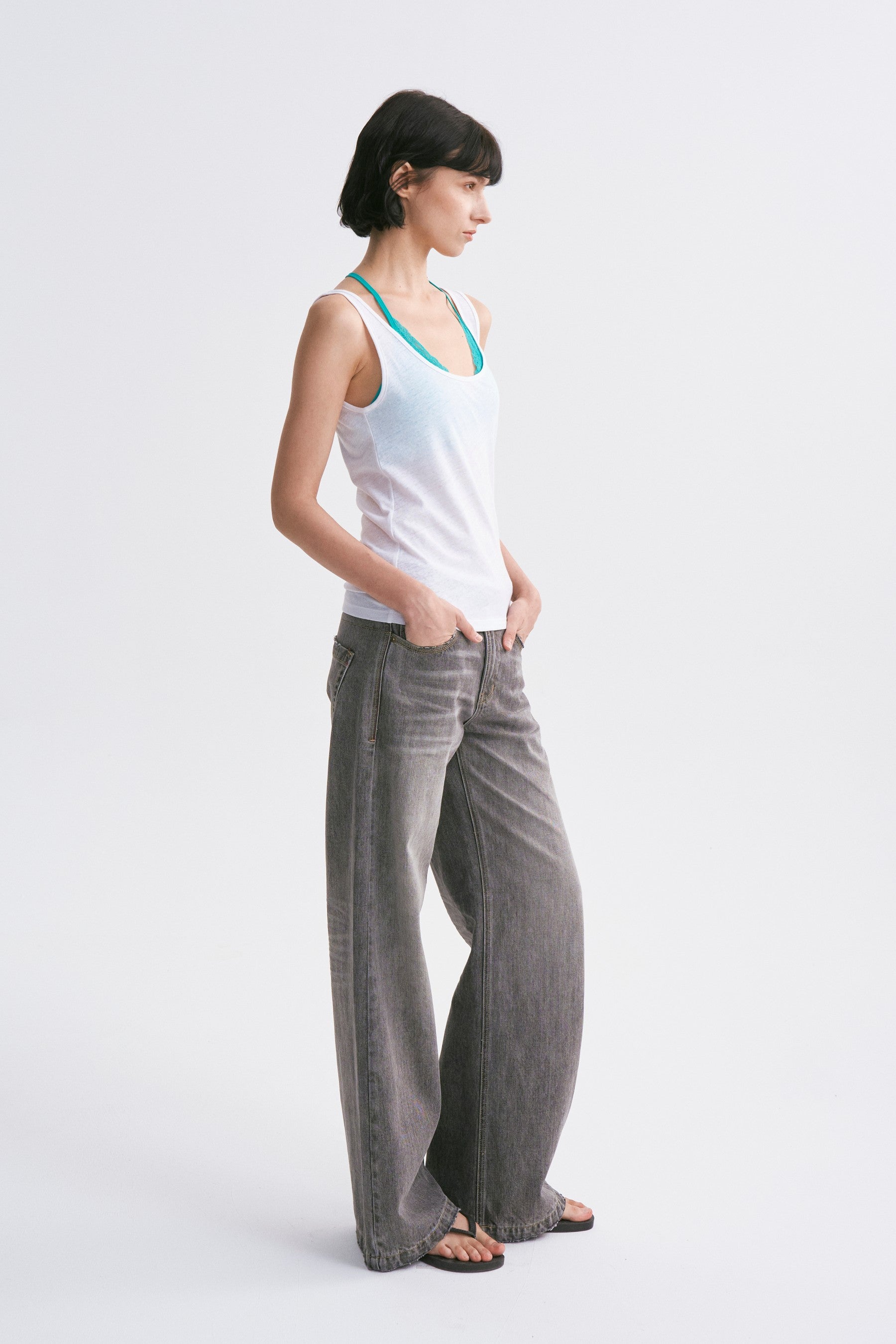 Slightly Loose U-Neck Casual Camisole White