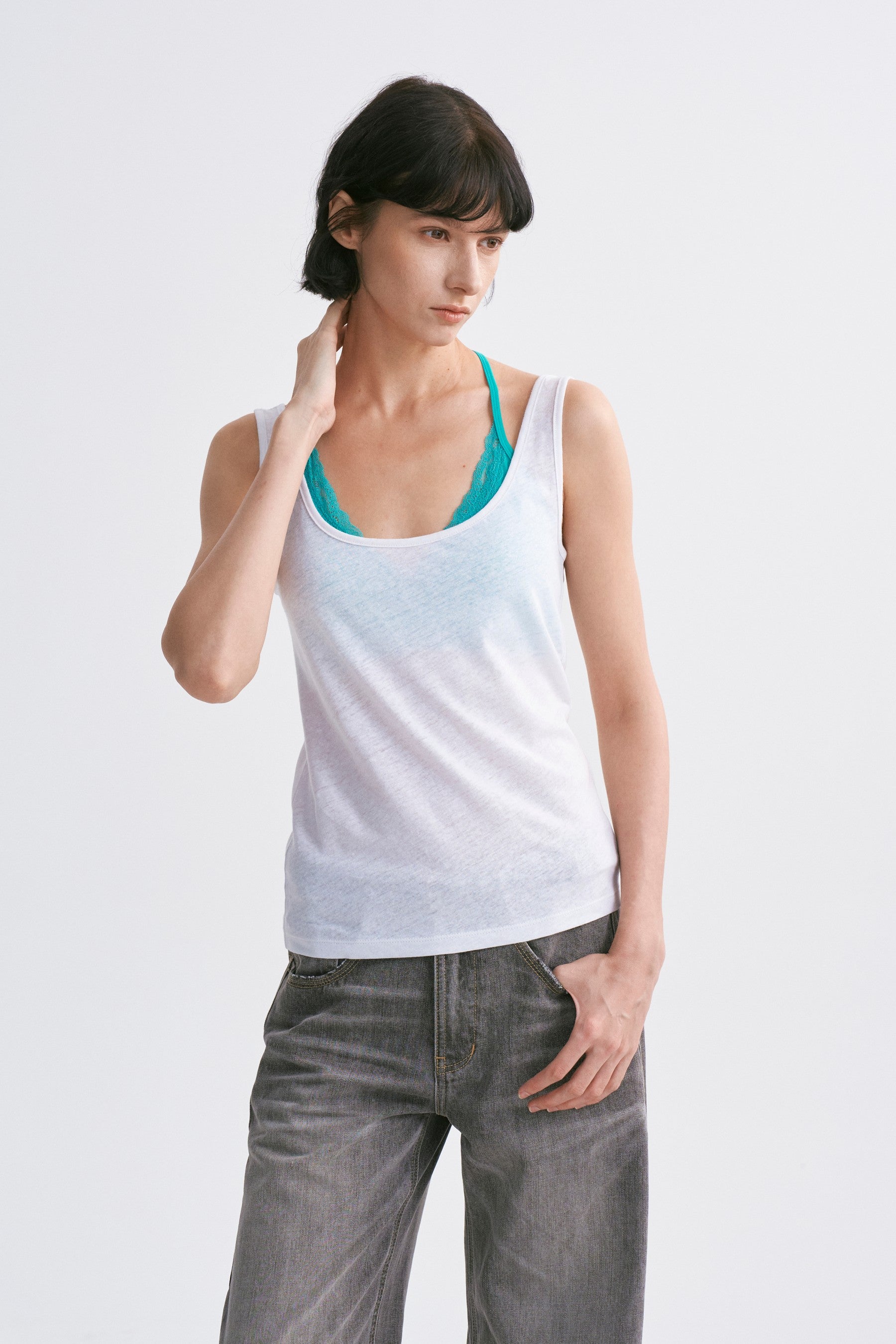 Slightly Loose U-Neck Casual Camisole White