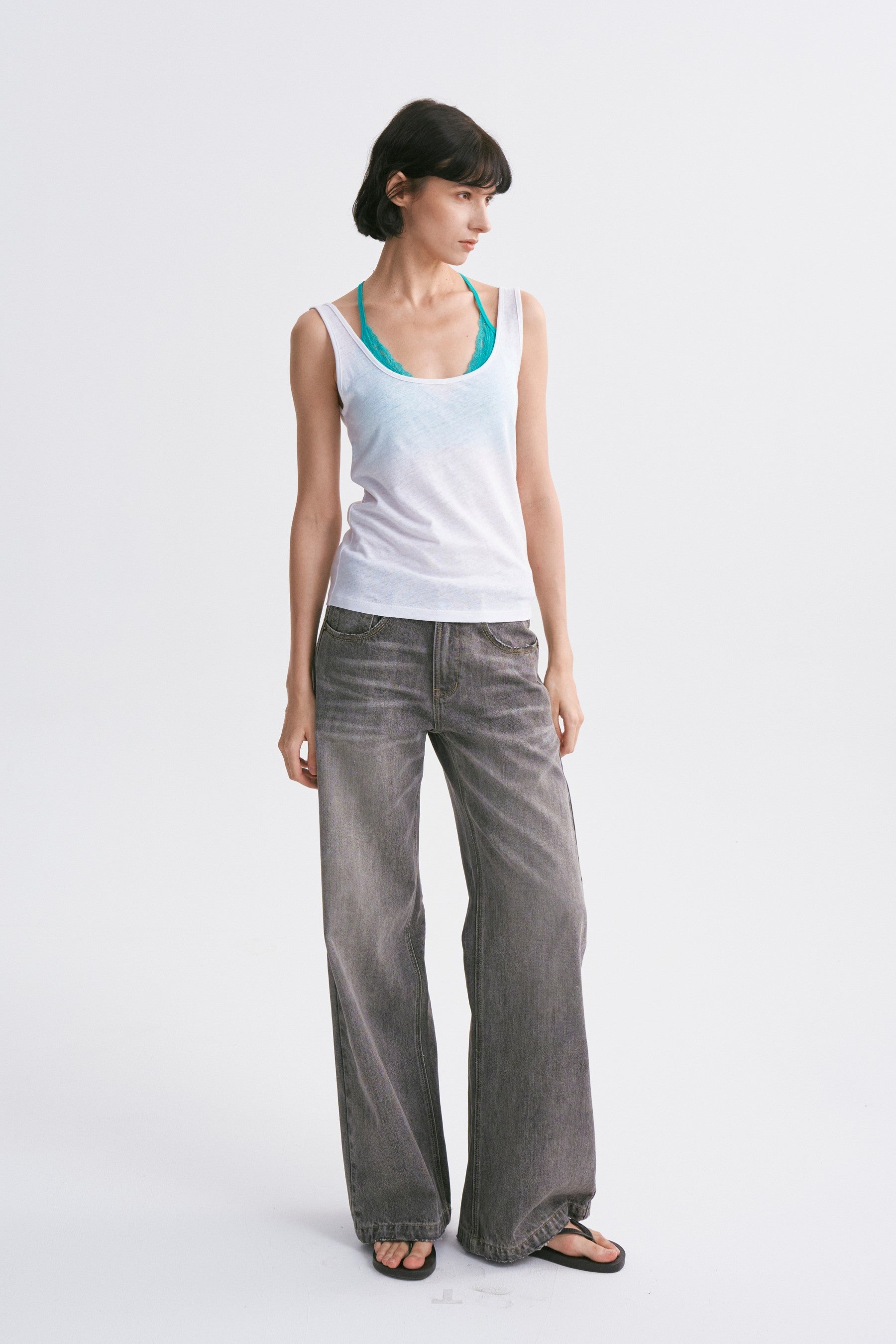 Slightly Loose U-Neck Casual Camisole White