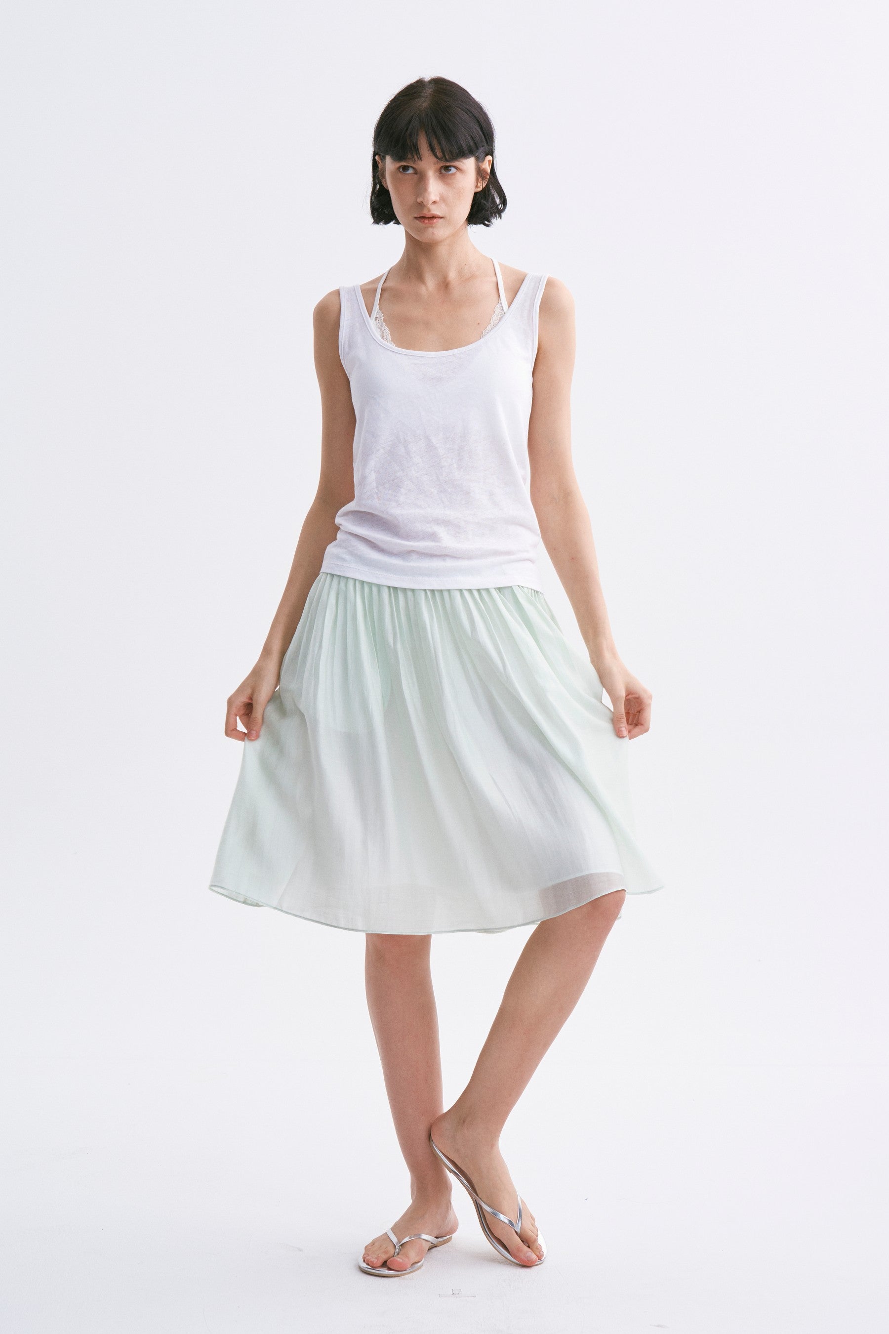 Slightly Loose U-Neck Casual Camisole White