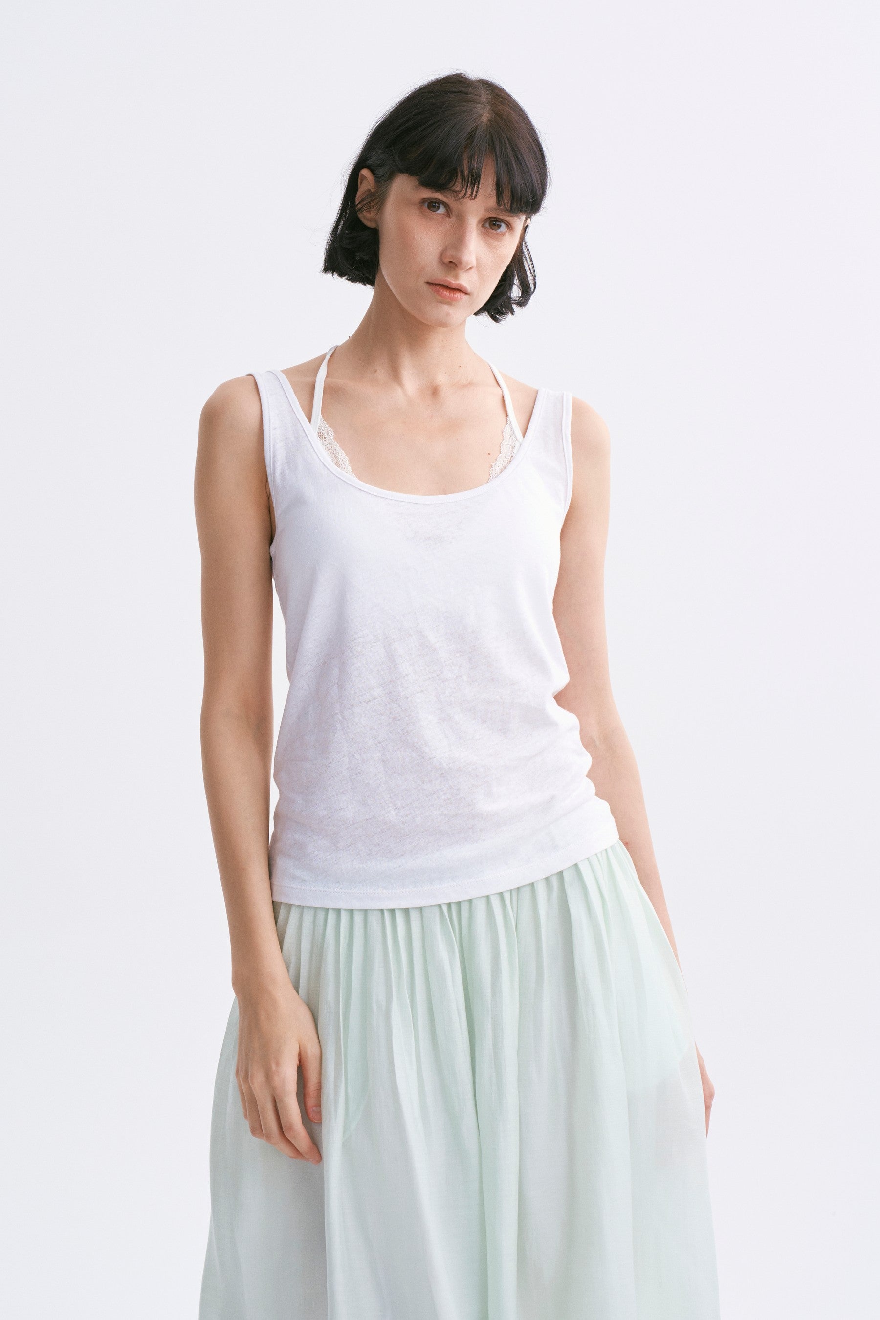 Slightly Loose U-Neck Casual Camisole White