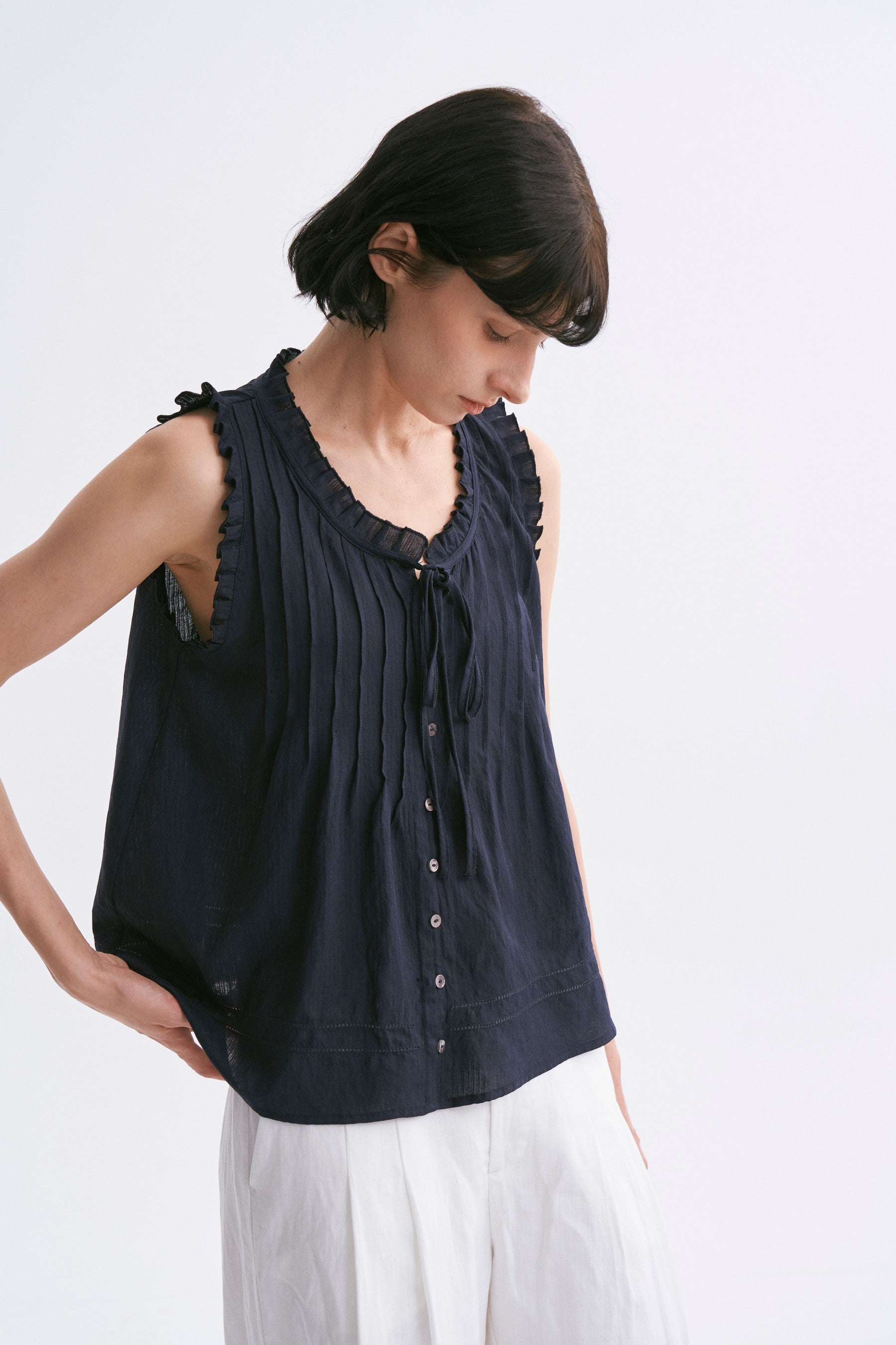 Lace-Trimmed Fine-Pleated Tie-Front Sleeveless Blouse Navy Blue